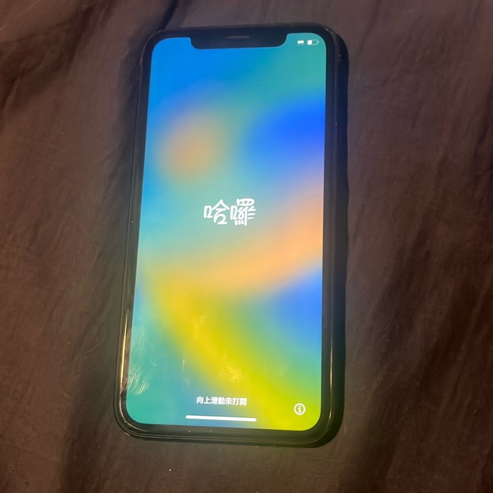 iPhone X works amazing NOT UNLOCKED